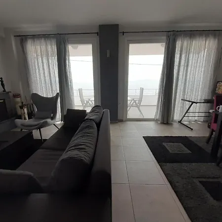 Sea Front Luxury Maisonette * Xylokastro
