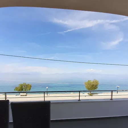 Sea Front Luxury Maisonette *