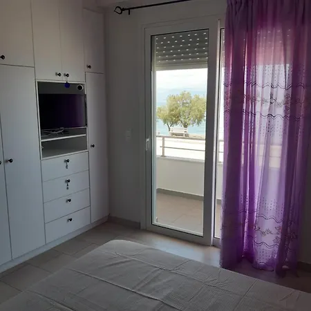 Sea Front Luxury Maisonette Villa Xylokastro
